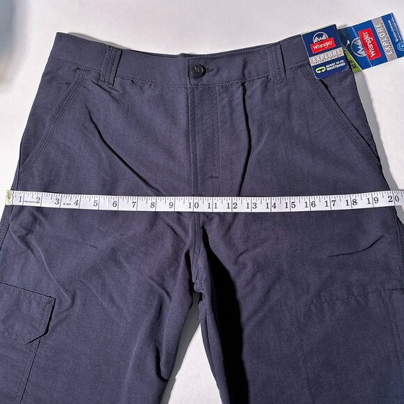 NWT Wrangler Explore Outdoor Series‎ Blue Shorts UPF 50 Size 18 Regular - Picture 11 of 13